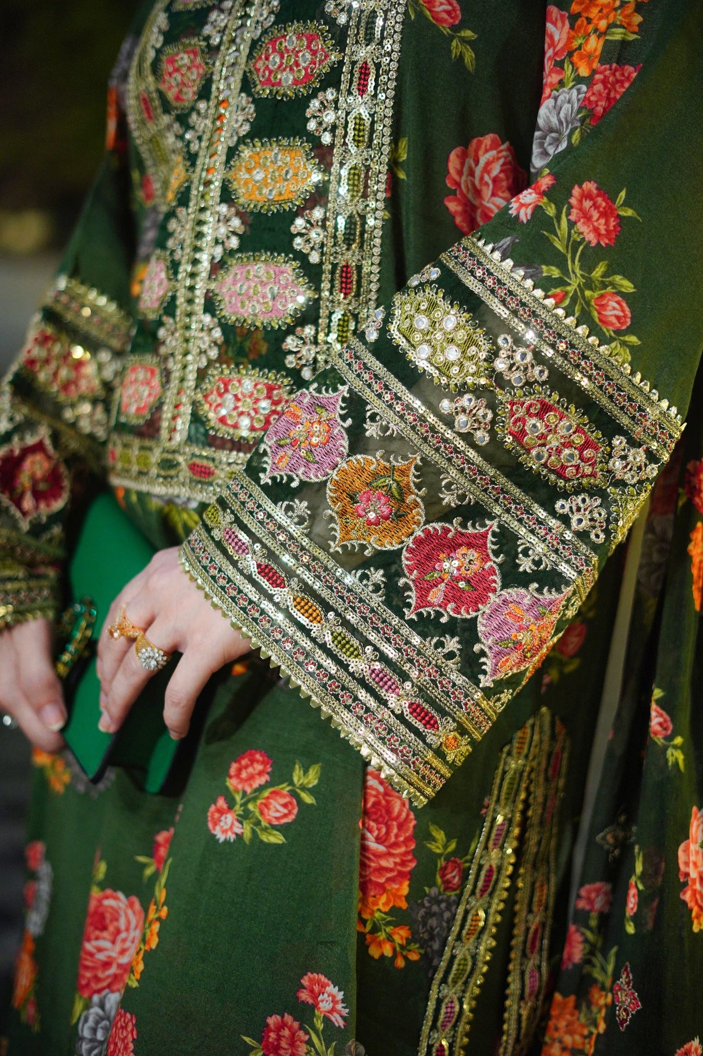 Floral Embroidered Shalwar Kameez Pakistan  3 Pcs suit –  Viral Kareena Kapoor Dress