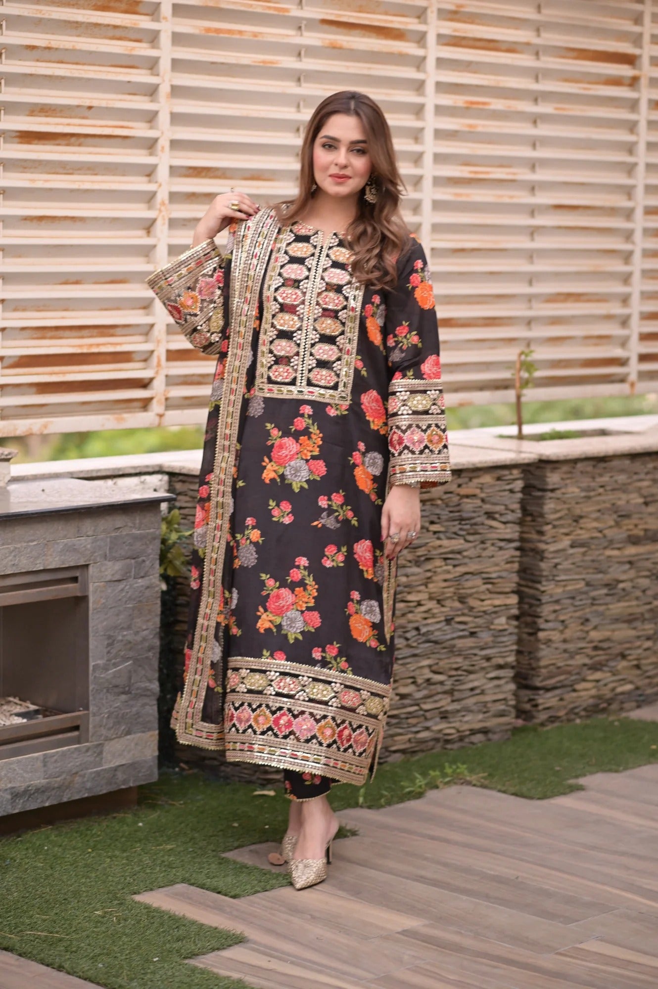 Floral Embroidered Shalwar Kameez Pakistan  3 Pcs suit –  Viral Kareena Kapoor Dress