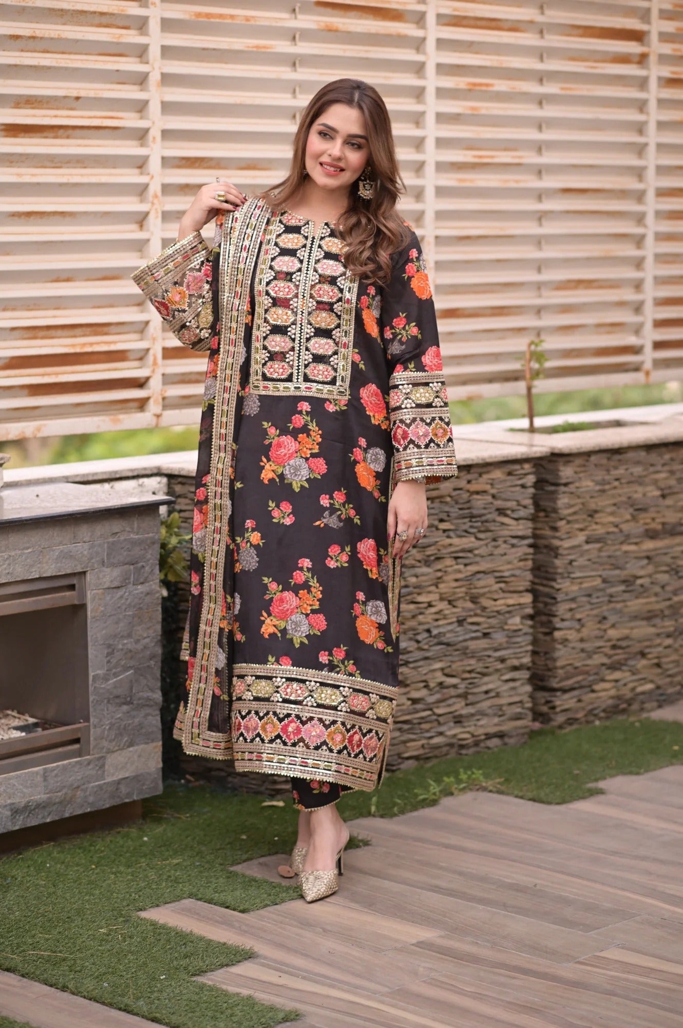Floral Embroidered Shalwar Kameez Pakistan  3 Pcs suit –  Viral Kareena Kapoor Dress